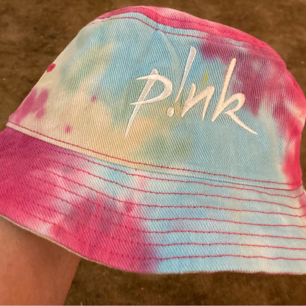 P!nk logo Tie-Dye Bucket Hat.